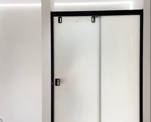 smart dimming glass shower room